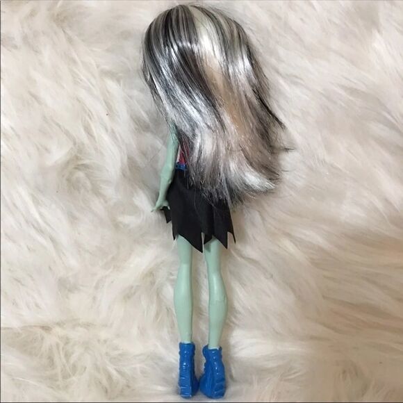 Monster High Cheer Leader Frankie - Picture 3 of 7